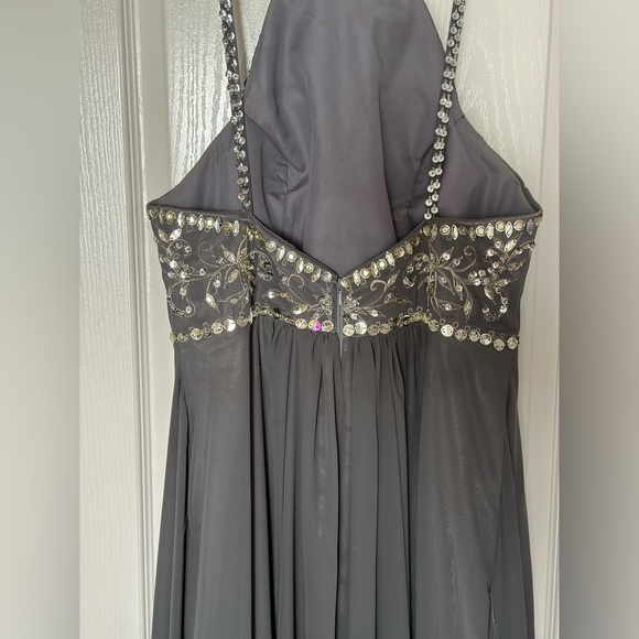 Formal Gown - Picture 3 of 12